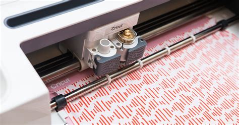 The Best Electronic Cutting Machines From Cricut and Silhouette